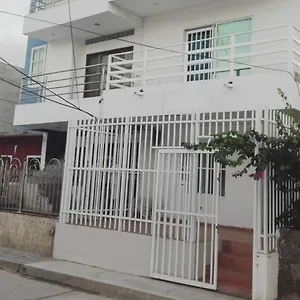 Alcobas A 4 Calles De La Playa Santa Marta (Magdalena)